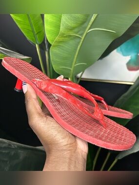 Vintage Y2K Emergency Exit Rubber Thong Sandals with Kitten Heel